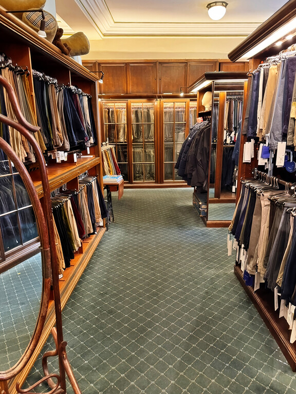 Innenaufnahme mit Möbeln